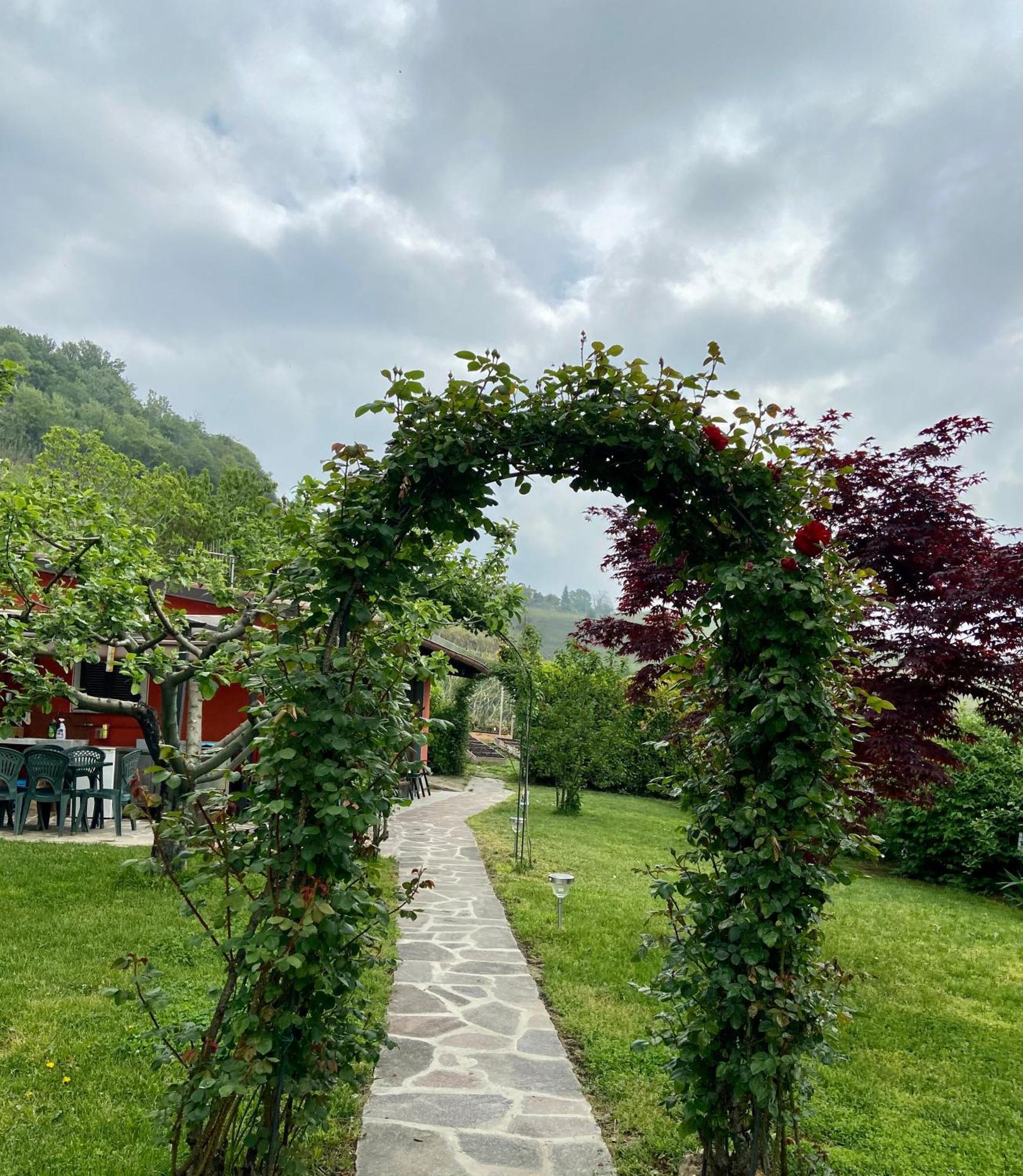 Residence delle Rose Barolo Exterior foto