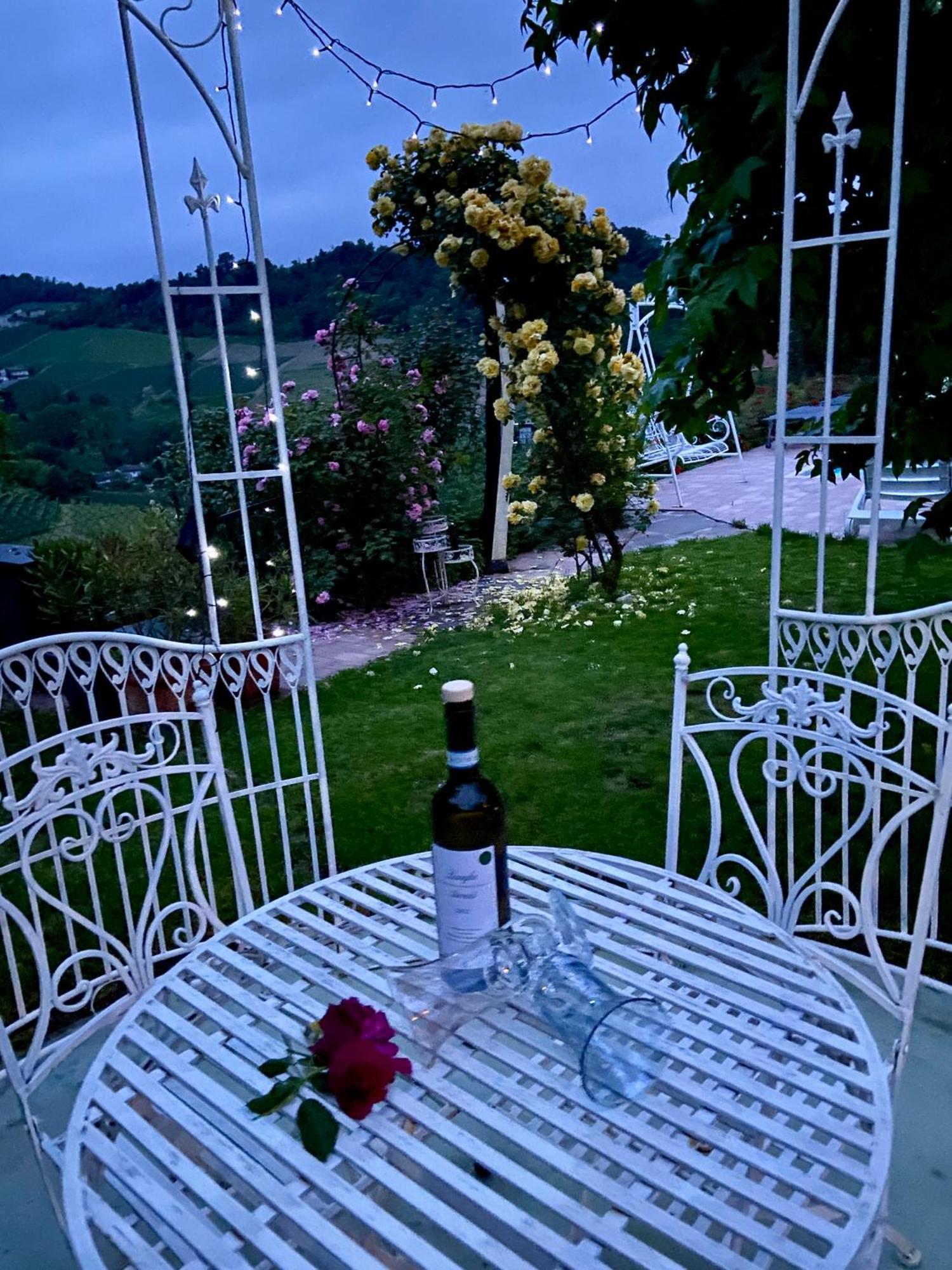 Residence delle Rose Barolo Exterior foto